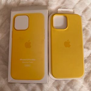 iPhone 13 Pro Max MagSafe Yellow Silicone Apple case. 💛